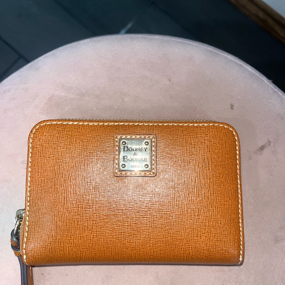Dooney & Bourke wallet